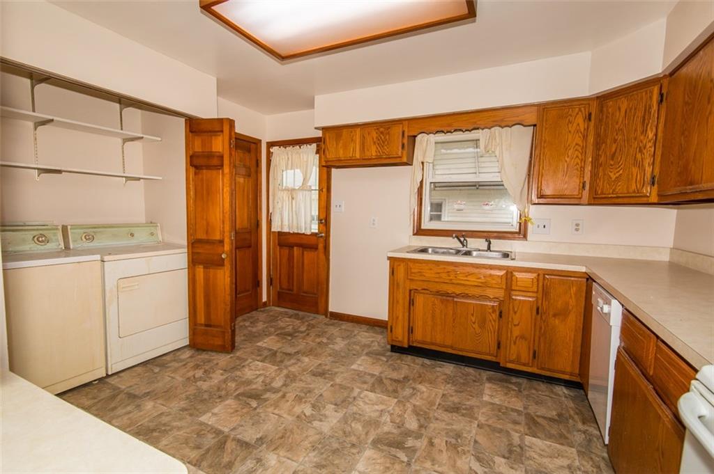 1836 Bauer Road Indianapolis, IN 46218 - Photo 9 of 22 Gallery Image 9
