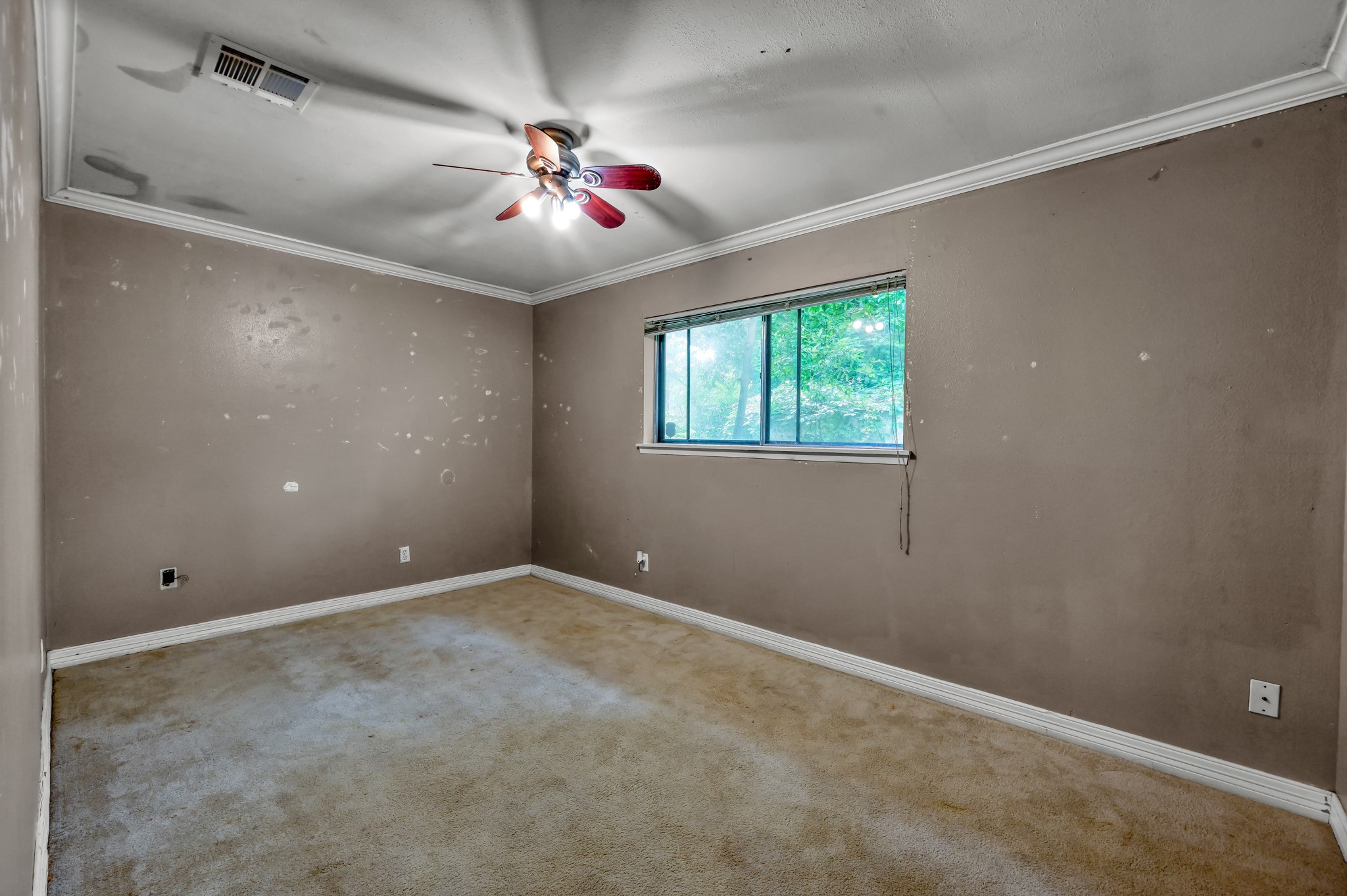 405 Wilson Road Conroe, TX 77301 - Photo 17 of 29