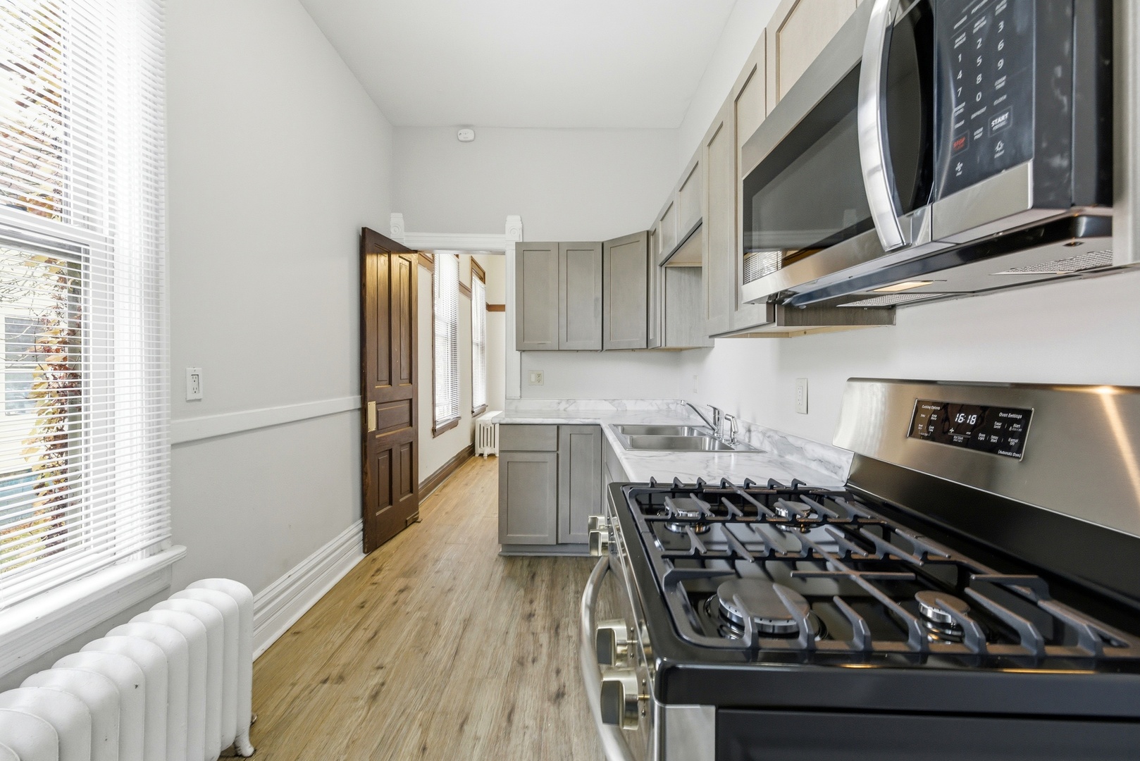 6733 31st Street Berwyn, IL 60402 - Photo 11 of 50