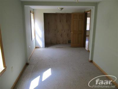 2405 Utley Road Flint, MI 48532 - Photo 13 of 18 20144347-13.JPG