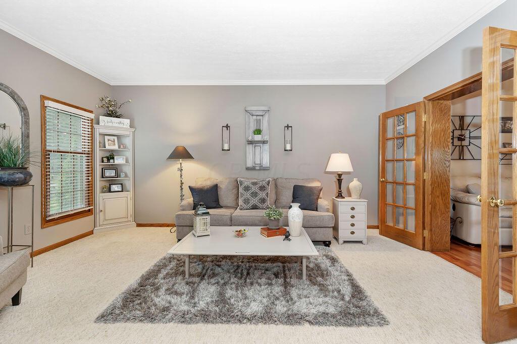 880 Riva Ridge Boulevard Gahanna, OH 43230 - Photo 18 of 79 LIVING ROOM