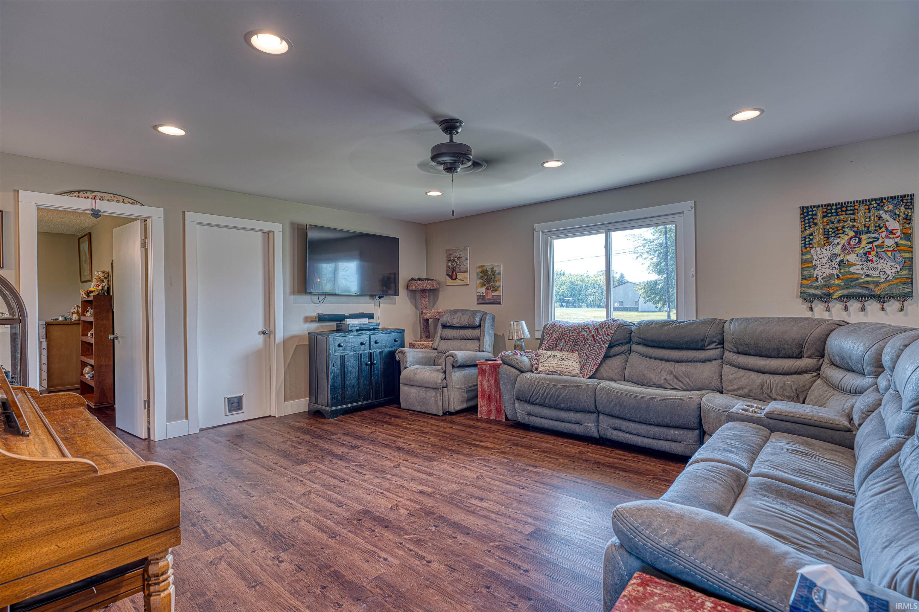 8344 Telephone Road Newburgh, IN 47630 - Photo 3 of 34