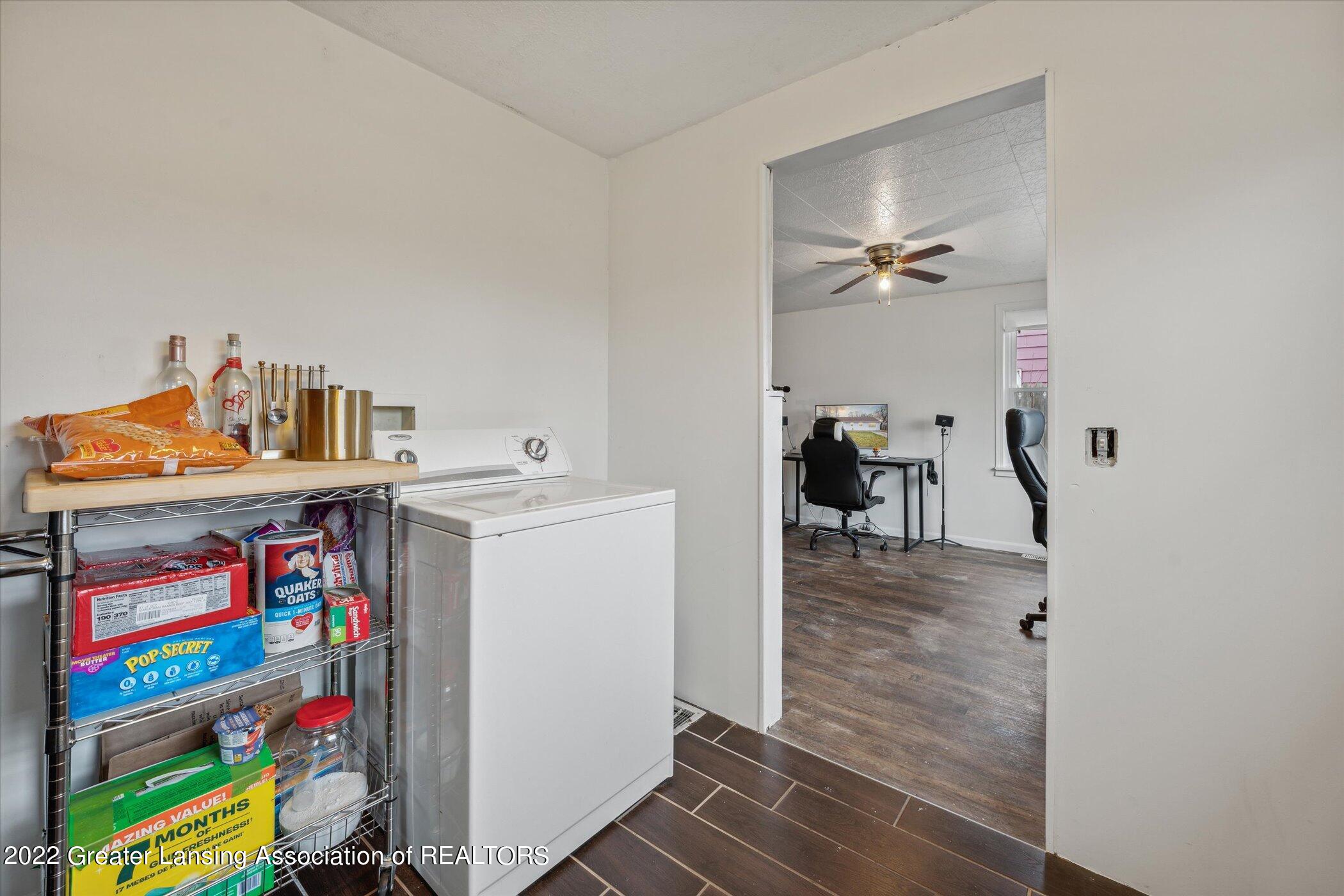 1015 Eastfield Road Lansing, MI 48917 - Photo 19 of 36 19-1015-Eastfield-Rd-Lansing-MI-48917-Wi