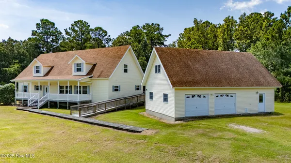 $479,000 | 35 Bayview Drive, Merritt, NC 28556