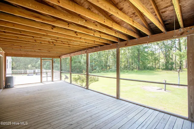 $479,000 | 35 Bayview Drive, Merritt, NC 28556