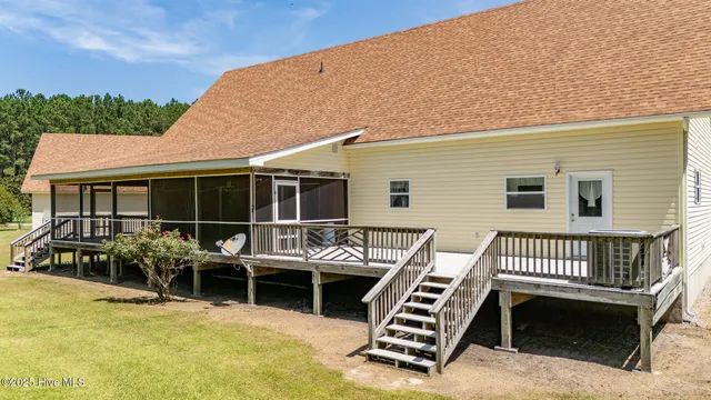 $479,000 | 35 Bayview Drive, Merritt, NC 28556