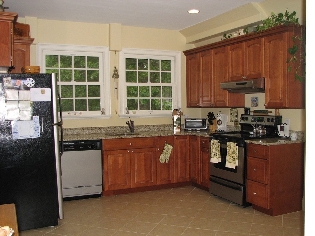 31 Greystone Road, Unit 5 Malden, MA 02148 - Photo 8 of 20 Gallery Image 8