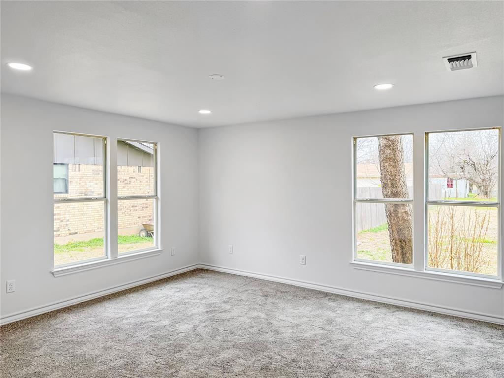 828 Indiana Street Graham, TX 76450 - Photo 6 of 15