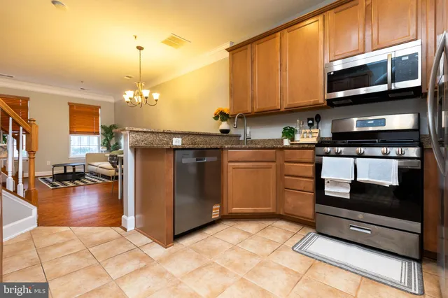 $385,000 | 13620 Dover Cliffs Place, Unit 13620, Germantown, MD 20874