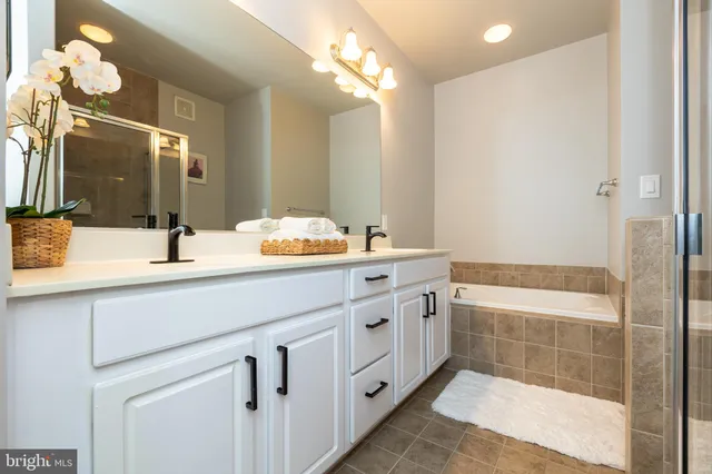 $385,000 | 13620 Dover Cliffs Place, Unit 13620, Germantown, MD 20874