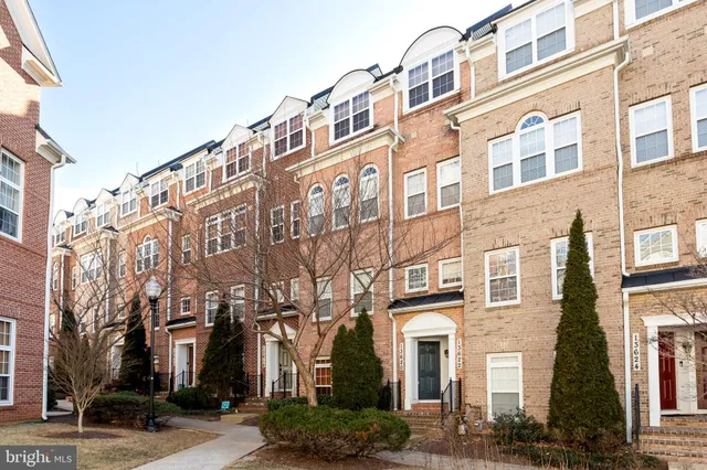 $385,000 | 13620 Dover Cliffs Place, Unit 13620, Germantown, MD 20874