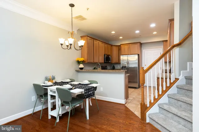 $385,000 | 13620 Dover Cliffs Place, Unit 13620, Germantown, MD 20874