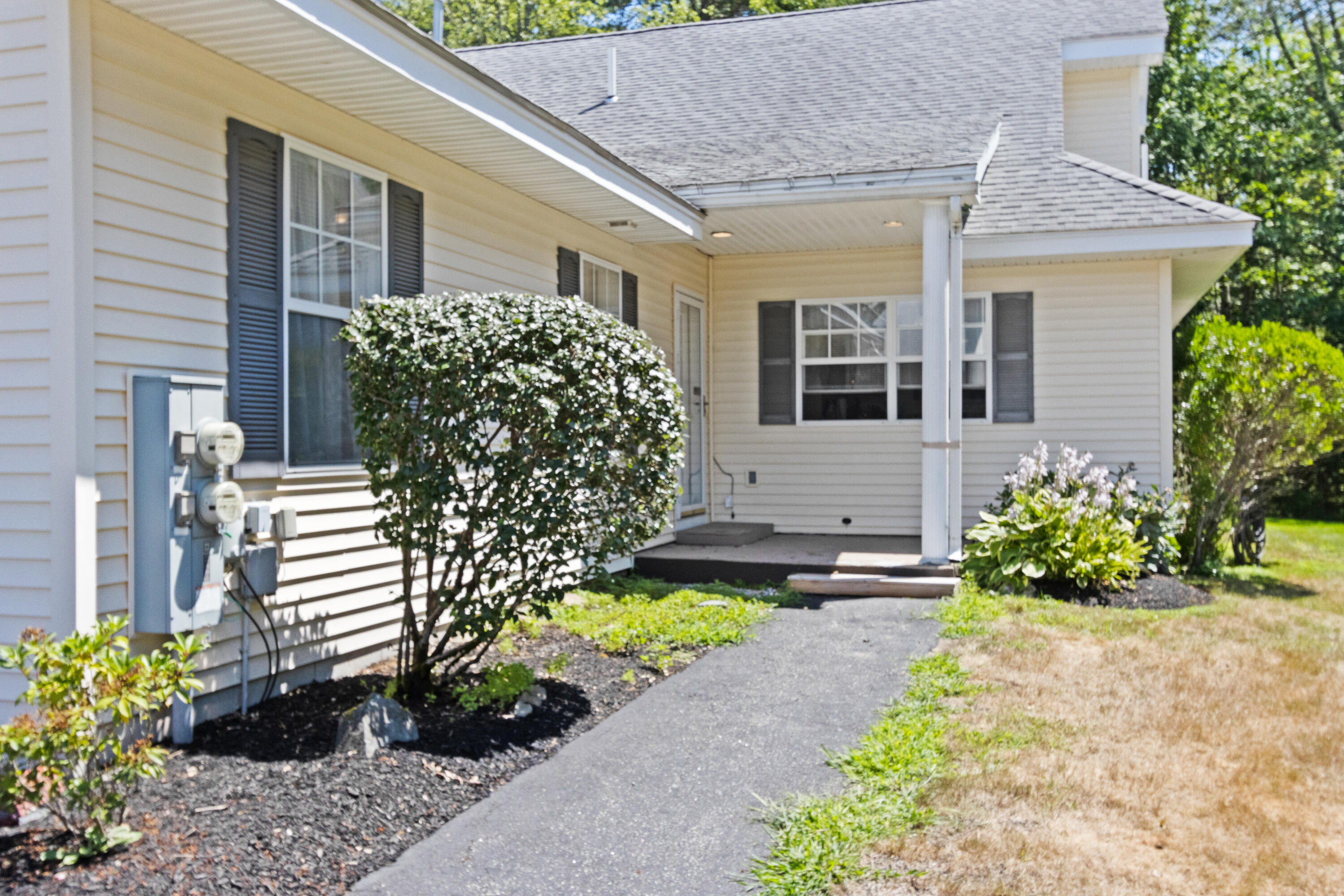 4 Kavanaugh Road, Unit 4 Old Orchard Beach, ME 04064 - Photo 3 of 38 Walkway