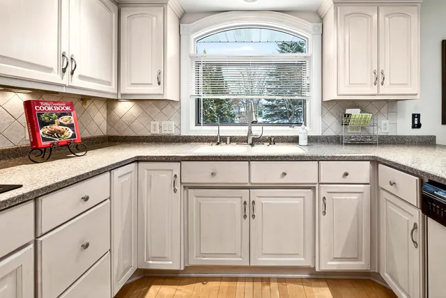 $400,000 | 2308 North Appleton Street, Appleton, WI 54911