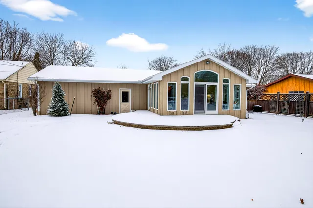 $400,000 | 2308 North Appleton Street, Appleton, WI 54911