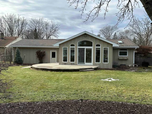 $400,000 | 2308 North Appleton Street, Appleton, WI 54911
