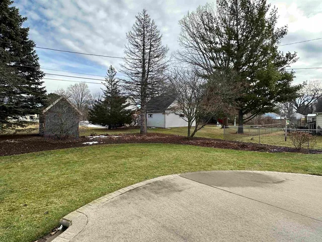 $400,000 | 2308 North Appleton Street, Appleton, WI 54911