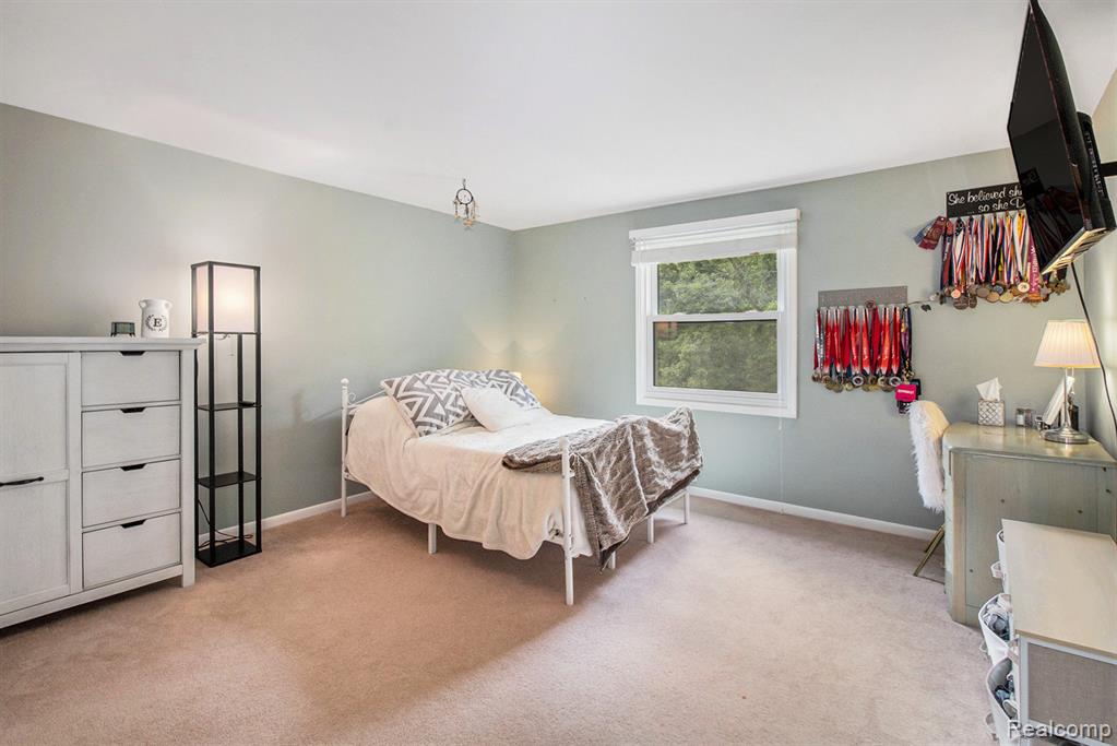 1684 North Kilburn Road Rochester Hills, MI 48306 - Photo 18 of 27