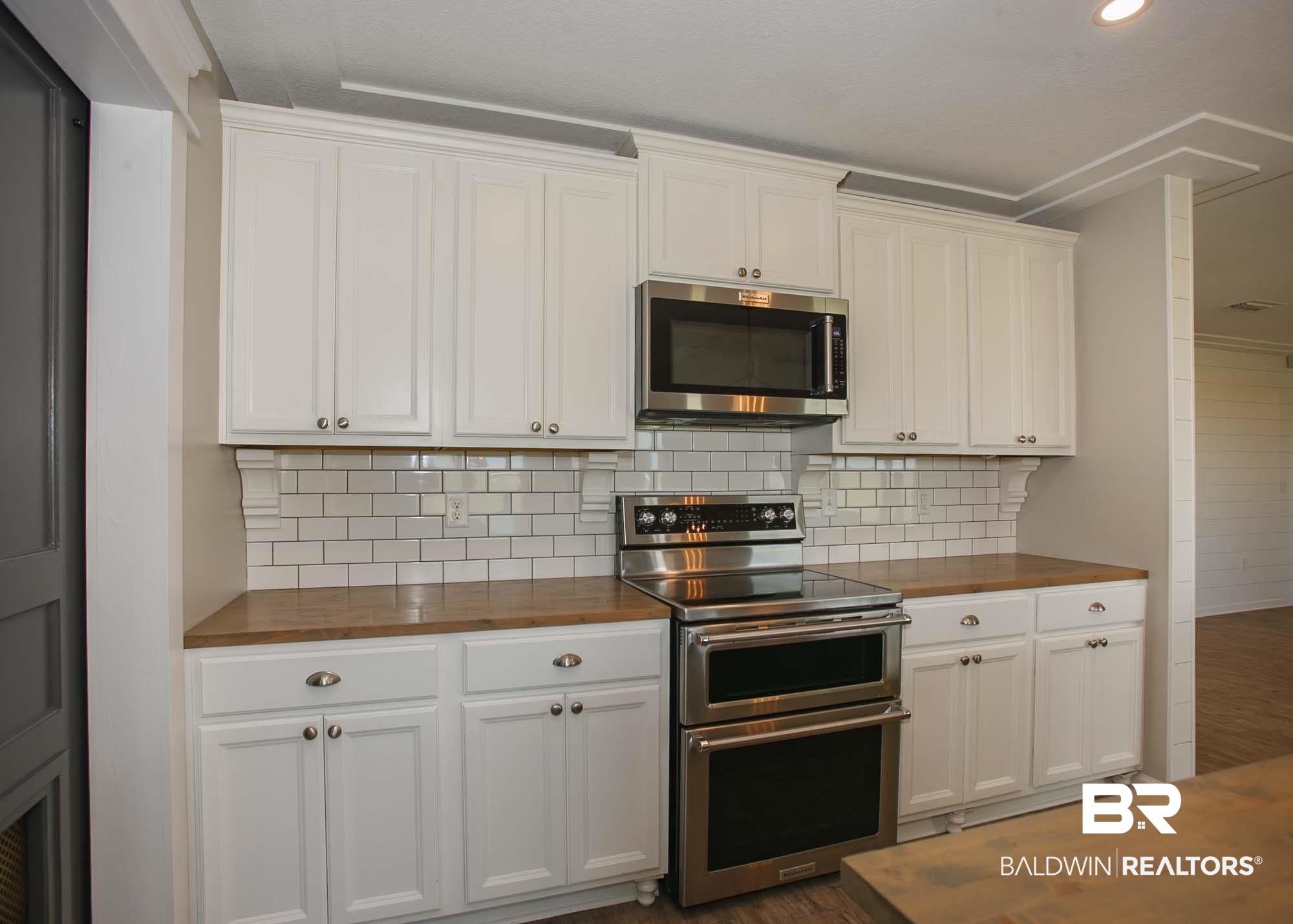 6882 Crimson Ridge Street Gulf Shores, AL 36542 - Photo 4 of 50 Kitchen