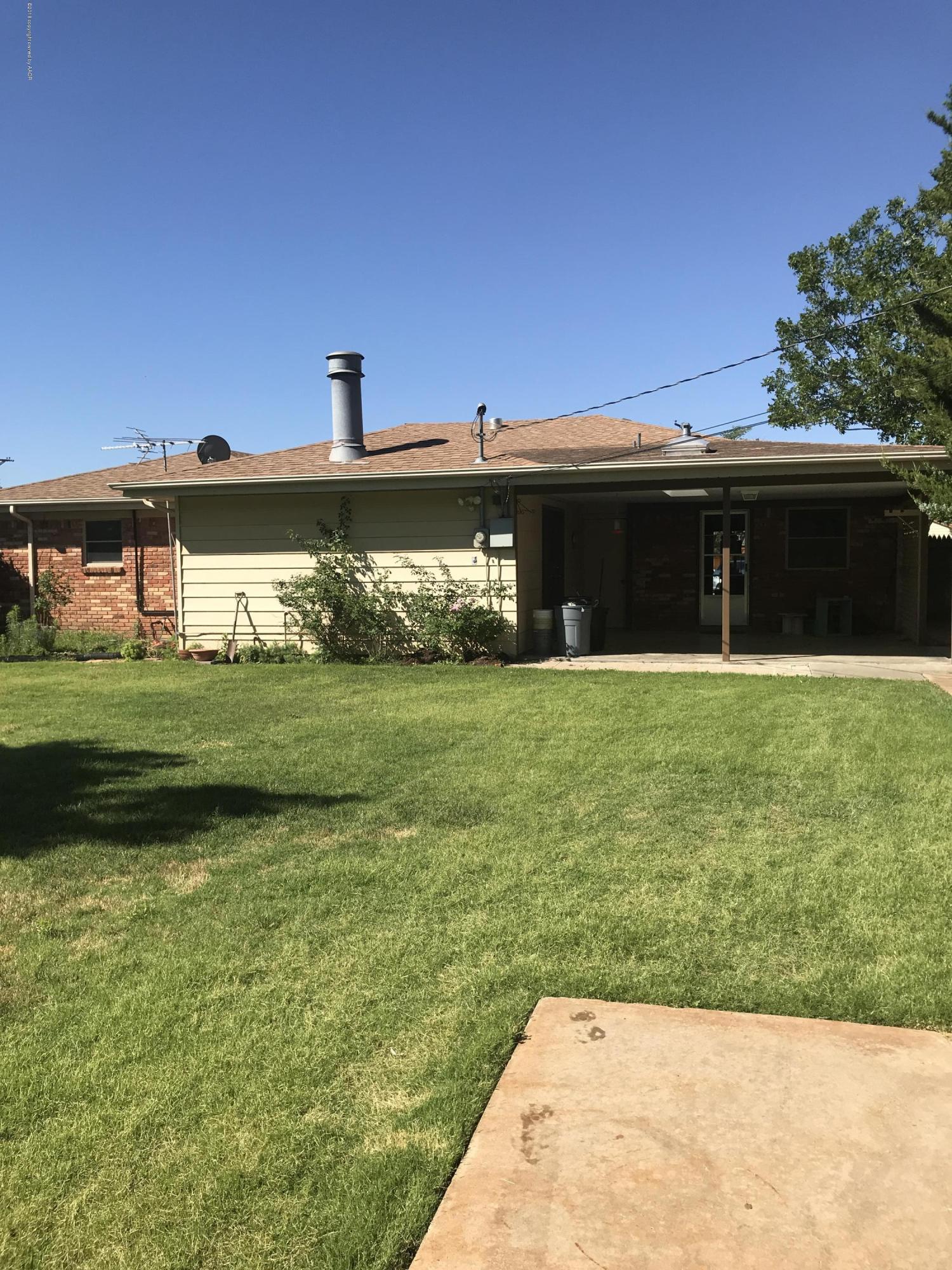 4818 Farmers Avenue Amarillo, TX 79110 - Photo 17 of 40 back yard