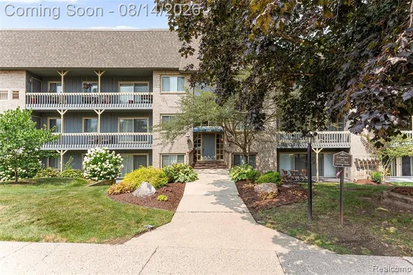 $189,900 | 2926 Mt Hope Road, Unit 304, Okemos, MI 48823