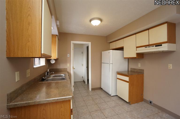 1477 Rydalmount Road Cleveland, OH 44118 - Photo 8 of 25