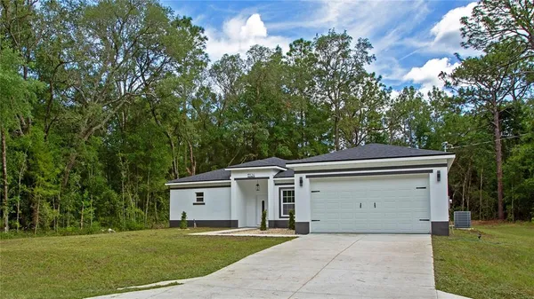 $2,200 | 12255 Southwest 98th Street, Dunnellon, FL 34432