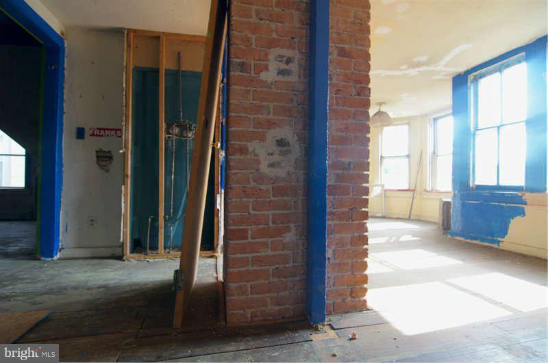 4021 Roland Avenue Baltimore, MD 21211 - Photo 14 of 28 Interior General