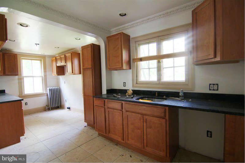 4021 Roland Avenue Baltimore, MD 21211 - Photo 7 of 28 Kitchen