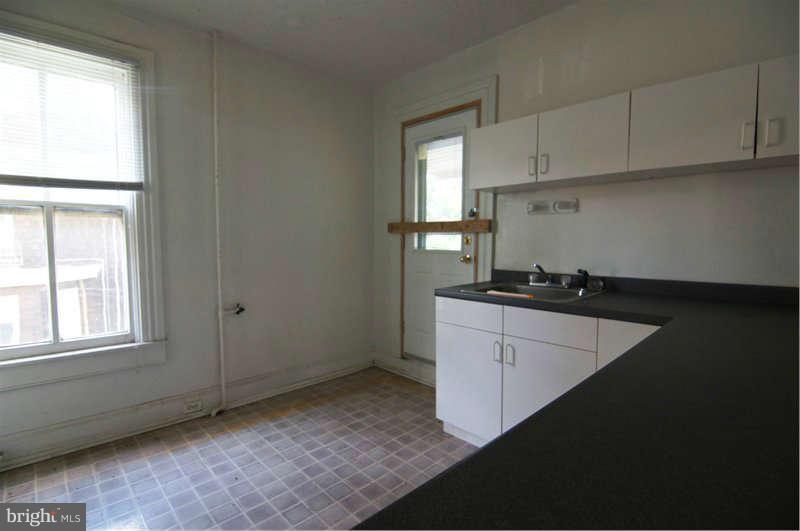 4021 Roland Avenue Baltimore, MD 21211 - Photo 10 of 28 Kitchen