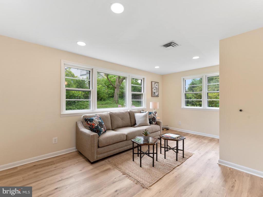 10723 St Margarets Way Silver Spring, MD 20902 - Photo 13 of 49 Gallery Image 13