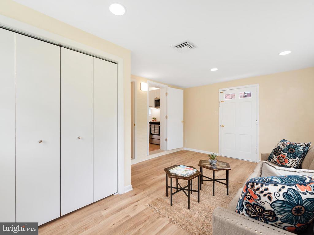 10723 St Margarets Way Silver Spring, MD 20902 - Photo 16 of 49 Gallery Image 16