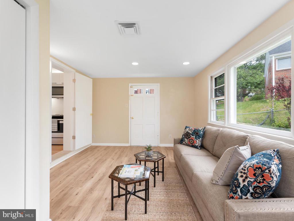 10723 St Margarets Way Silver Spring, MD 20902 - Photo 17 of 49 Gallery Image 17
