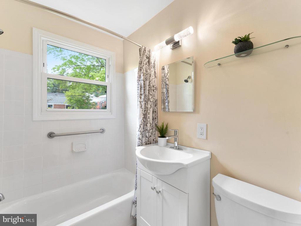 10723 St Margarets Way Silver Spring, MD 20902 - Photo 29 of 49 Gallery Image 29