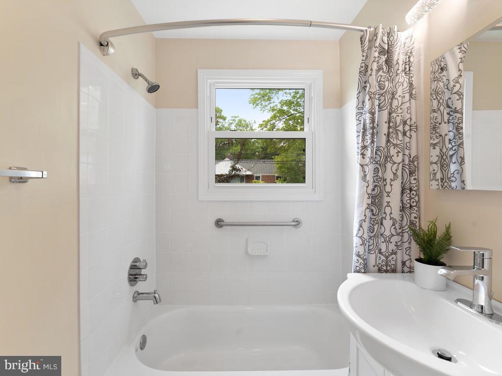 10723 St Margarets Way Silver Spring, MD 20902 - Photo 30 of 49 Gallery Image 30