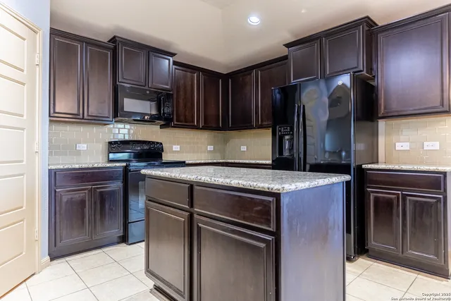 $1,600 | 757 Wolfeton Way, New Braunfels, TX 78130