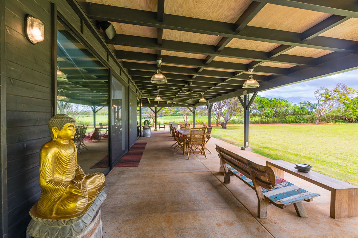 2671 Kauapea Road Kilauea, HI 96754 - Photo 23 of 30 a view of a room with table and chairs