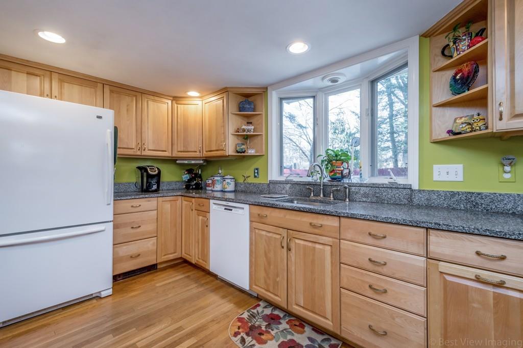 34 Oneida Road Acton, MA 01720 - Photo 3 of 30 Gallery Image 3
