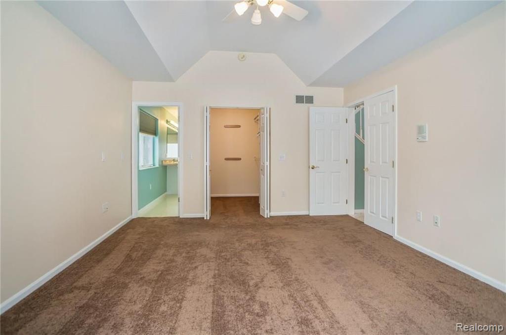 11104 Mcgregor Road Pinckney, MI 48169 - Photo 4 of 42