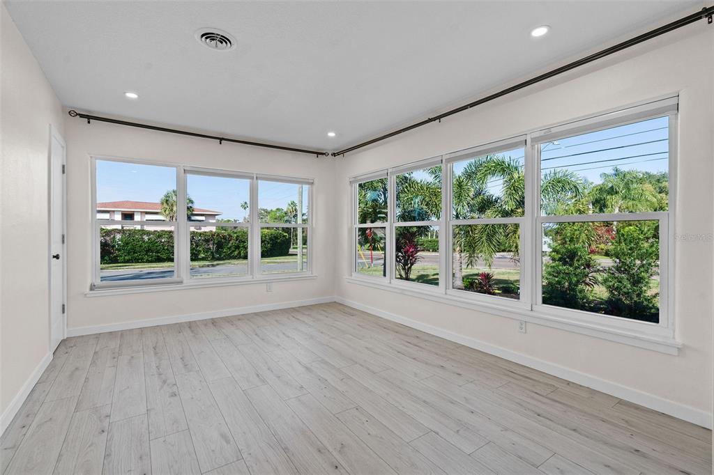 1401 Drew Street Clearwater, FL 33755 - Photo 12 of 24