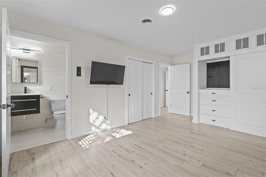 1401 Drew Street Clearwater, FL 33755 - Photo 15 of 24