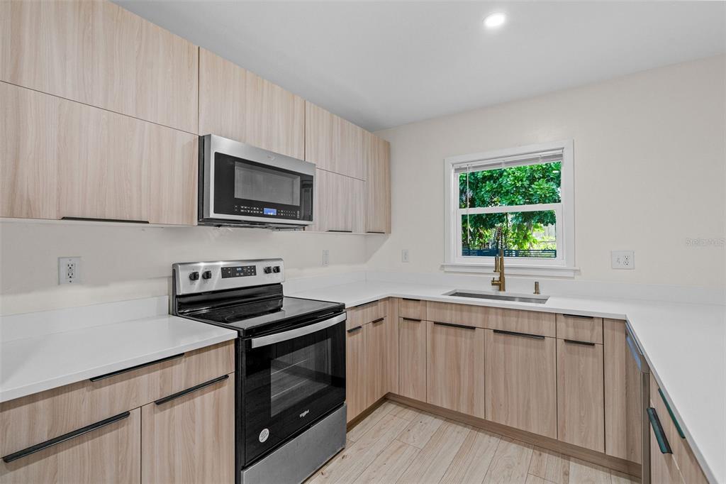 1401 Drew Street Clearwater, FL 33755 - Photo 3 of 24