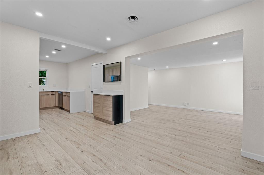 1401 Drew Street Clearwater, FL 33755 - Photo 5 of 24