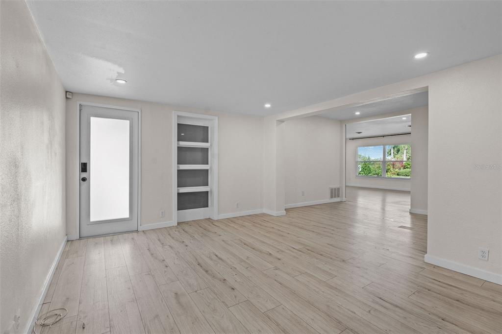 1401 Drew Street Clearwater, FL 33755 - Photo 7 of 24