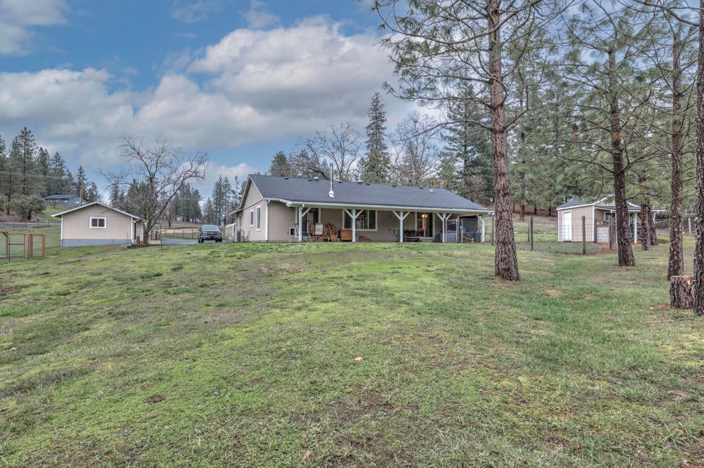 2749 Robertson Bridge Road Grants Pass, OR 97526 - Photo 24 of 59 2749RobertsonBr-24