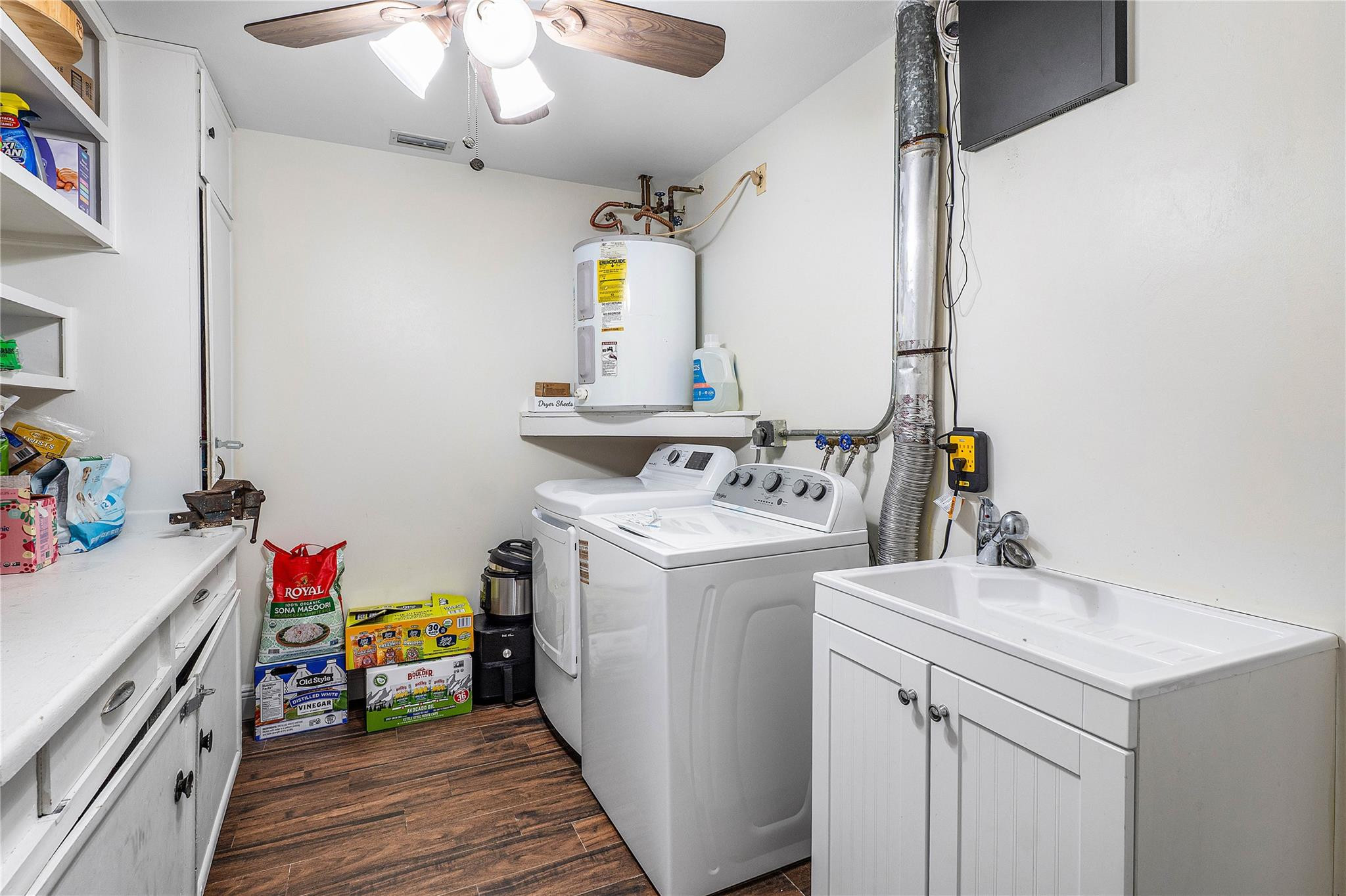 5030 Northeast 26th Terrace Lighthouse Point, FL 33064 - Photo 33 of 50 Laundry room with lots of storage