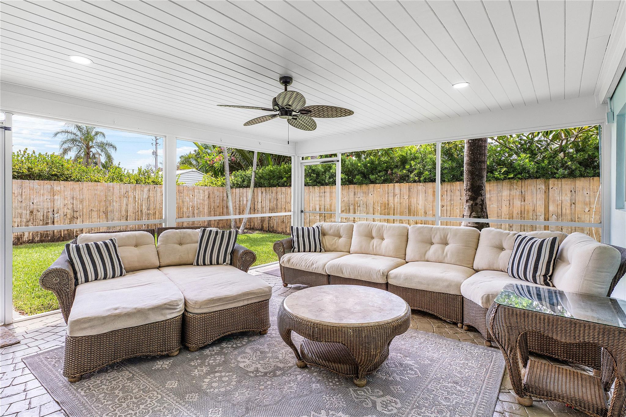 5030 Northeast 26th Terrace Lighthouse Point, FL 33064 - Photo 34 of 50 Screened in patio