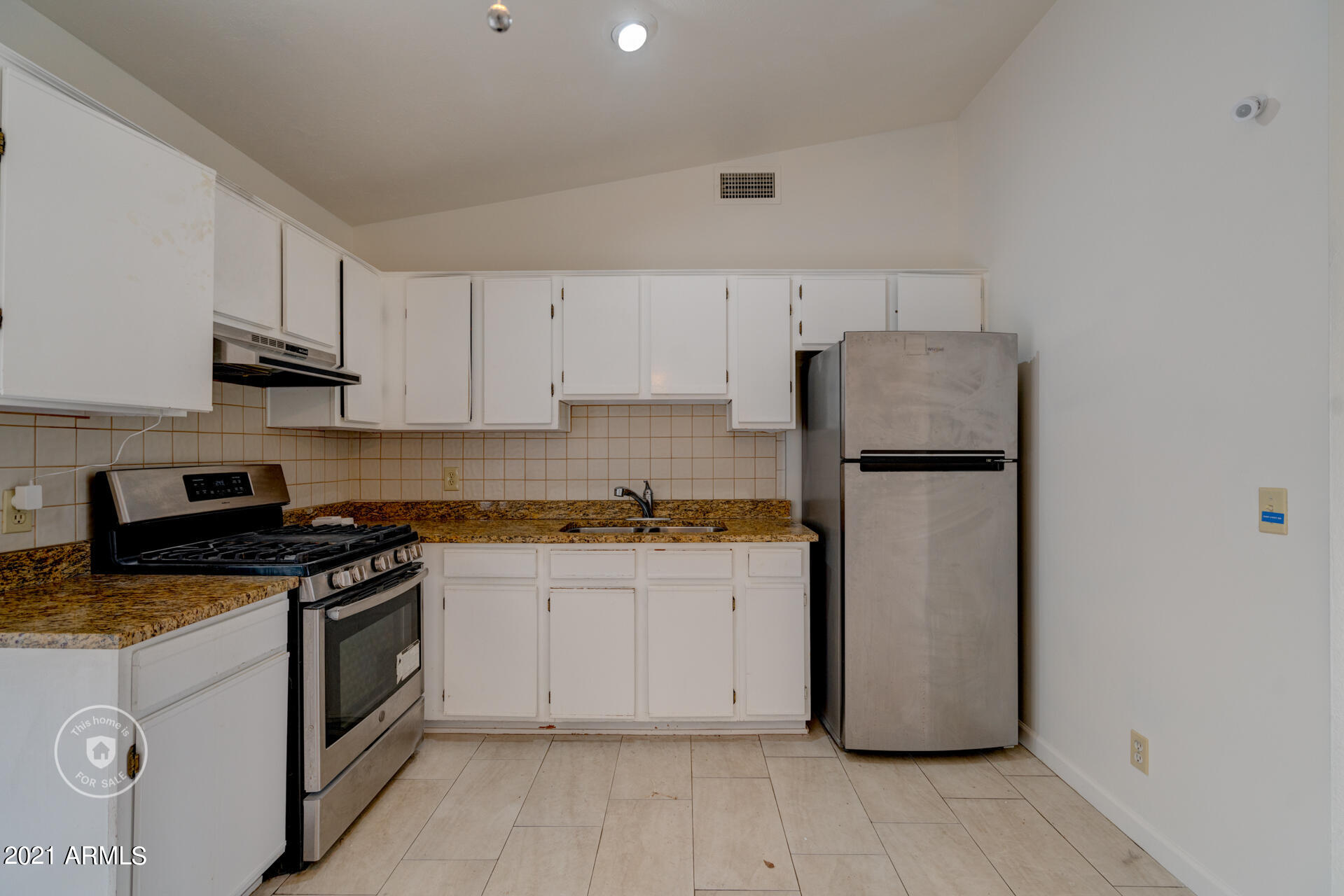 2044 West Ocotillo Road Phoenix, AZ 85015 - Photo 4 of 18 listing_1