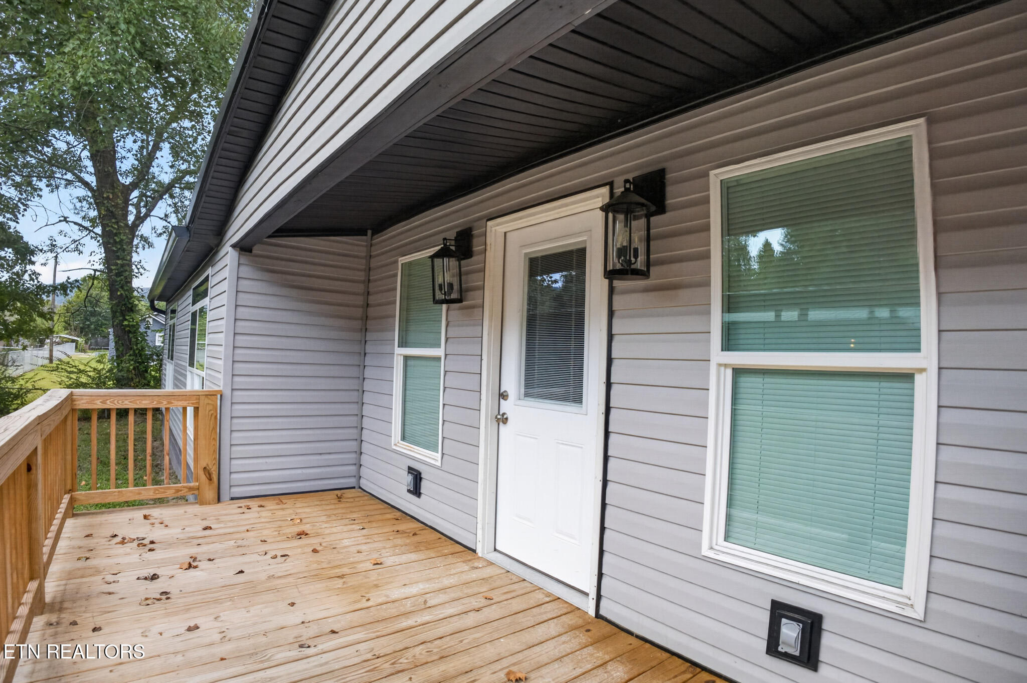 810 1/2 Rochester Avenue Middlesboro, KY 40965 - Photo 4 of 25 5