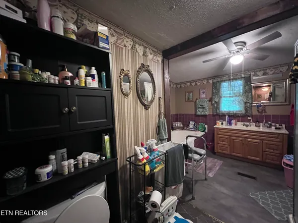 $250,000 | 119 Wagon Hollow Road, Middlesboro, KY 40965